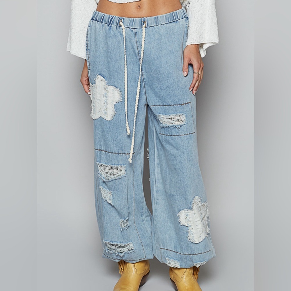 POL Solid Textured Denim Floral Jogger Pants in Size Medium NWOT $88 - Picture 5 of 8